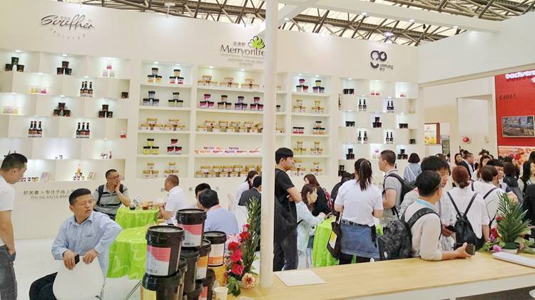 美果樹醬心裸蛋糕